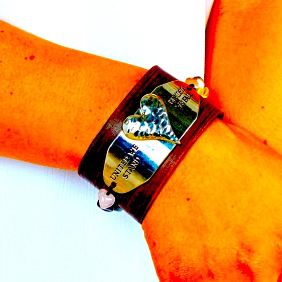 🌟🇺🇸🌟 RARE❗️PAPARAZZI “UNITED WE STAND” MULTI URBAN BRACELET❗️🌟🇺🇸🌟 - Picture 2 of 6